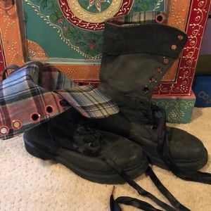 Women’s Dr. Martens